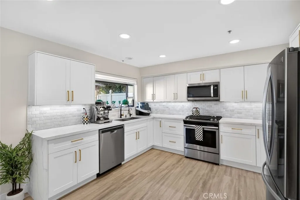 Additional image 61 of 10894 Olinda St Unit 123, Sun Valley, CA 91352