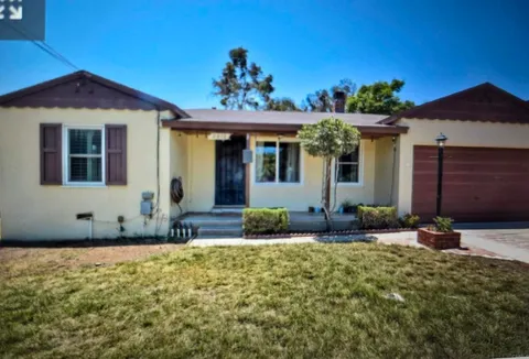 2416 J Ave, National City, CA MLS: PTP2407694