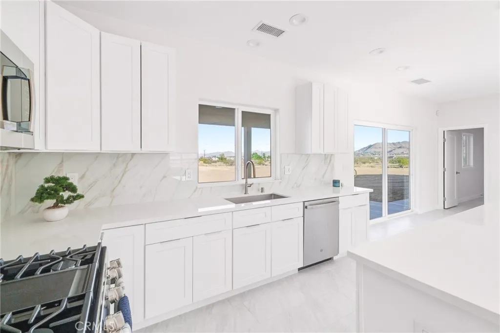 Additional image 63 of 15192 Barbara, Apple Valley, CA 92307