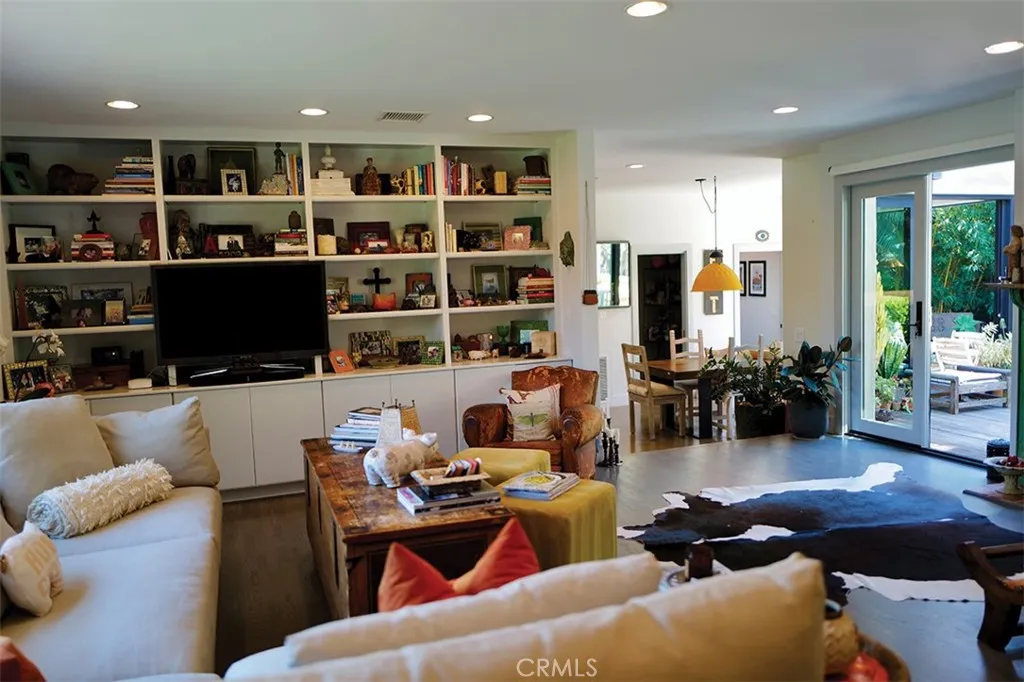 Additional image 9 of 363 La Perle Lane, Costa Mesa, CA 92627