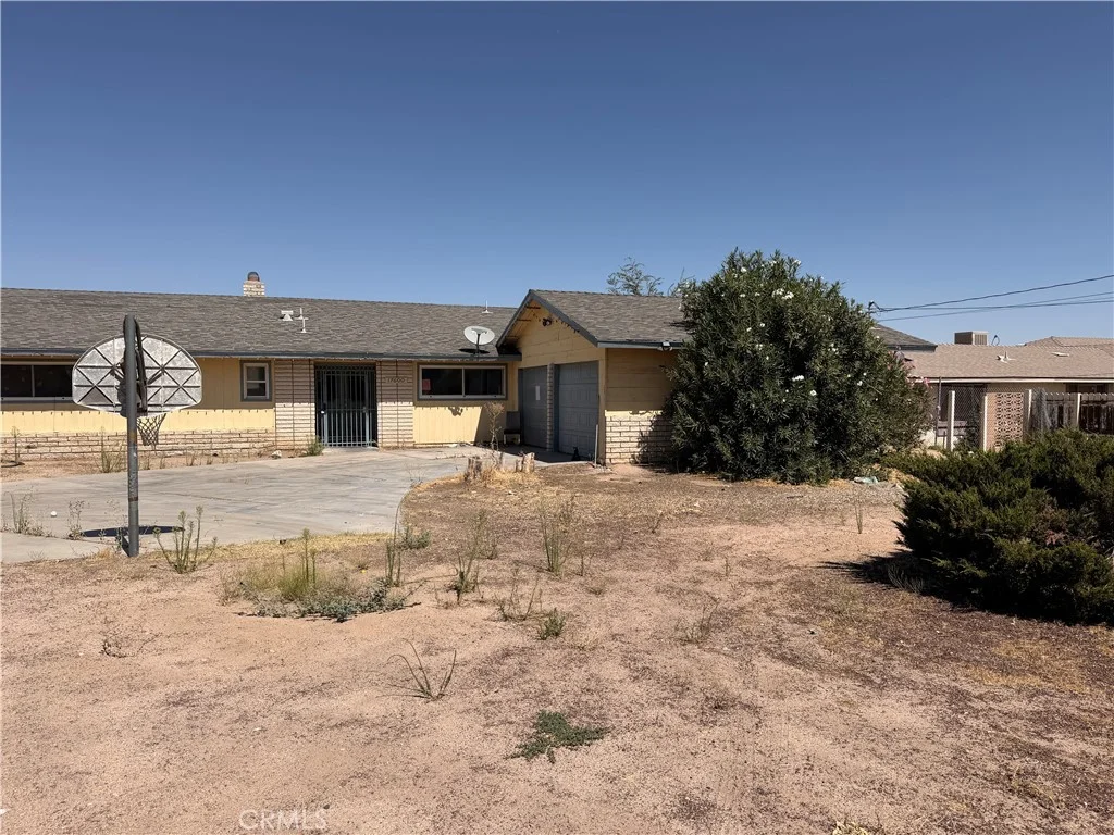 17600 Danbury Ave, Hesperia, CA 92345
