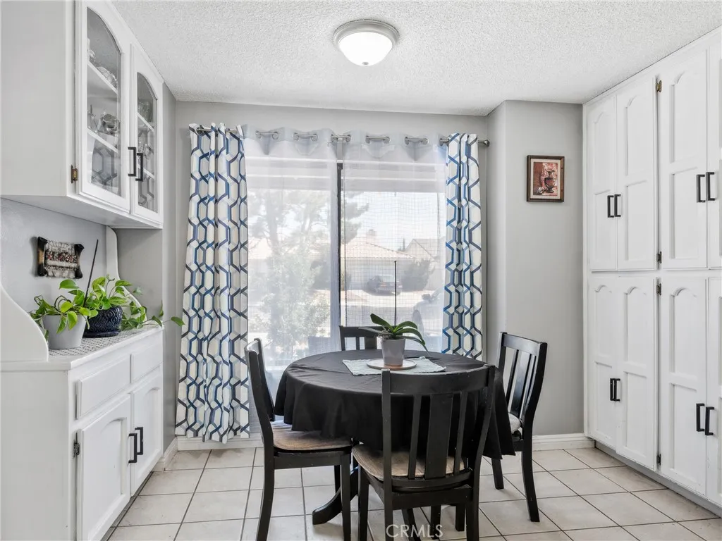 Additional image 35 of 15880 Elcona Place, Victorville, CA 92395