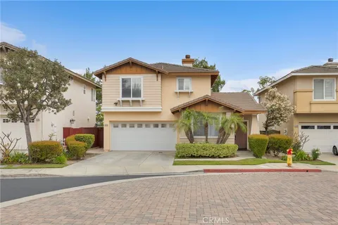 2216 Jeans Court, Signal Hill, CA MLS: PW25082786