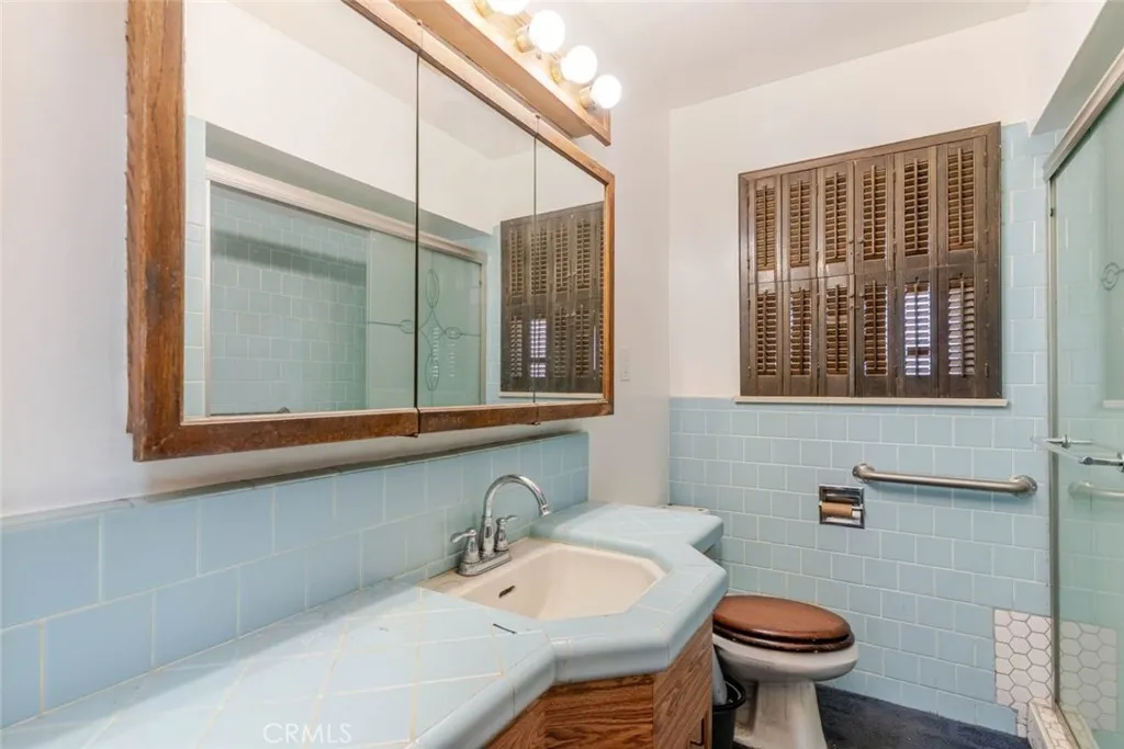 Additional image 15 of 722 E 6th Street, Ontario, CA 91764