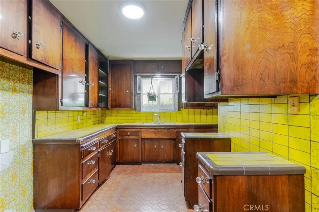 Additional image 11 of 722 E 6th Street, Ontario, CA 91764