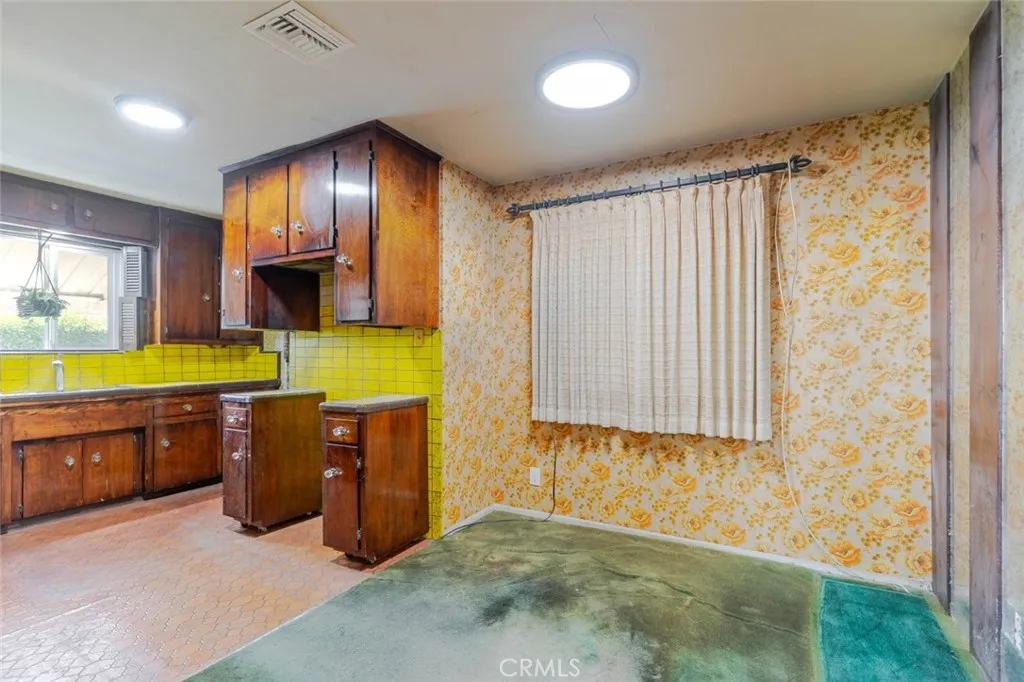 Additional image 30 of 722 E 6th Street, Ontario, CA 91764