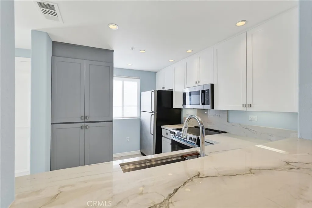 Additional image 16 of 2253 Martin #410, Irvine, CA 92612