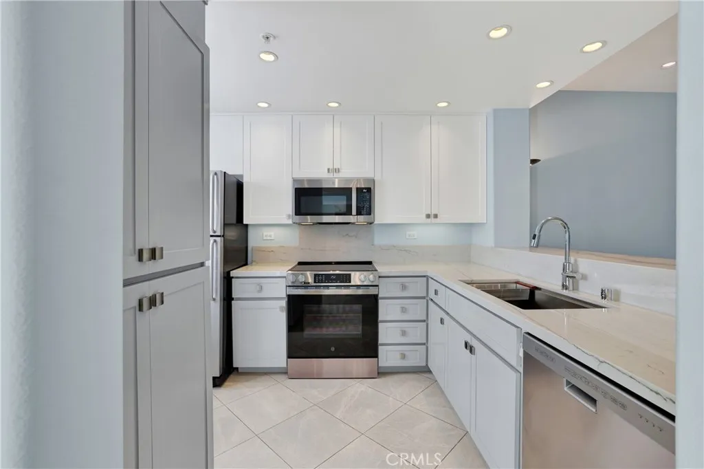 Additional image 11 of 2253 Martin #410, Irvine, CA 92612