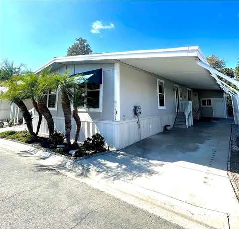 18601 Newland Street Unit 101, Huntington Beach, CA MLS: OC25050727