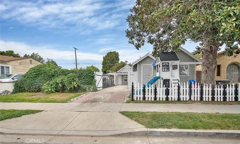 477 Sunset Street, Long Beach, CA MLS: PW25074955