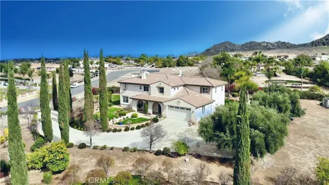17580 Canyonwood Drive, Riverside, CA MLS: IV25042511