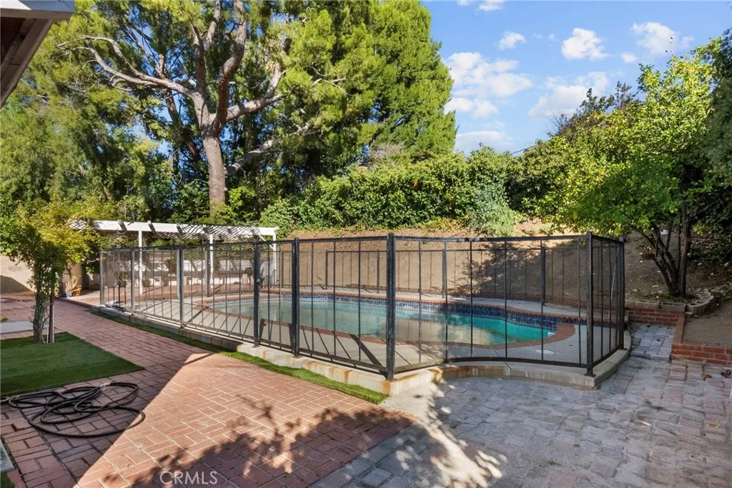 Property image for 10533 Kurt Street, Lakeview Terrace, CA 91342