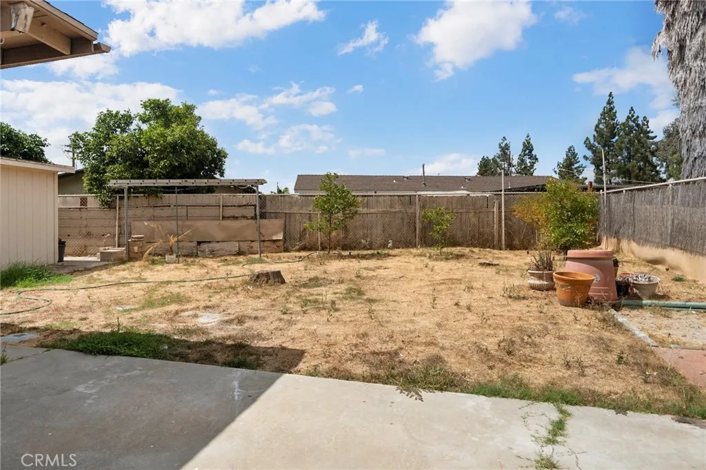 710 Elmwood Dr, Escondido, CA 92025