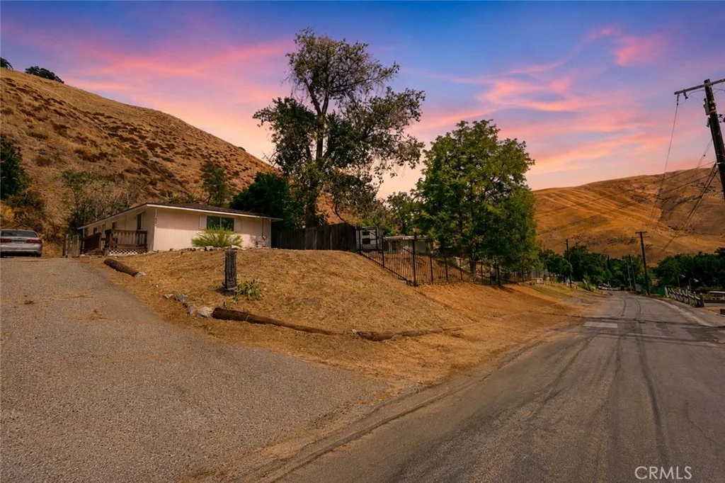 425 North Dr, Lebec, CA 93243 photo 5