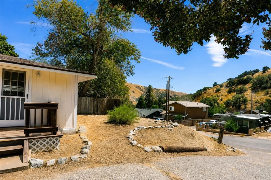 425 North Dr, Lebec, CA 93243