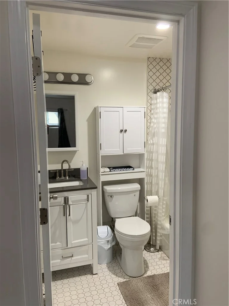 11333 Pennsylvania Ave, South Gate, CA 90280