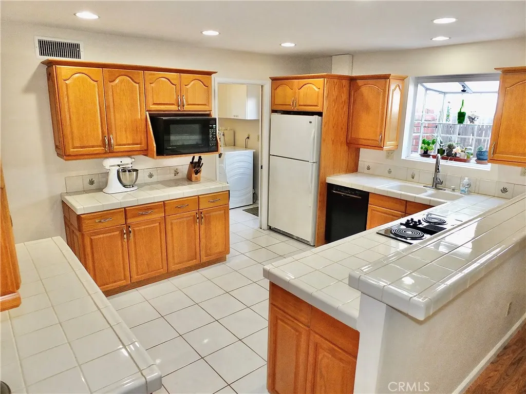 Additional image 51 of 6317 E Eliot St, Long Beach, CA 90803