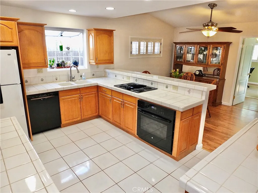 Additional image 53 of 6317 E Eliot St, Long Beach, CA 90803