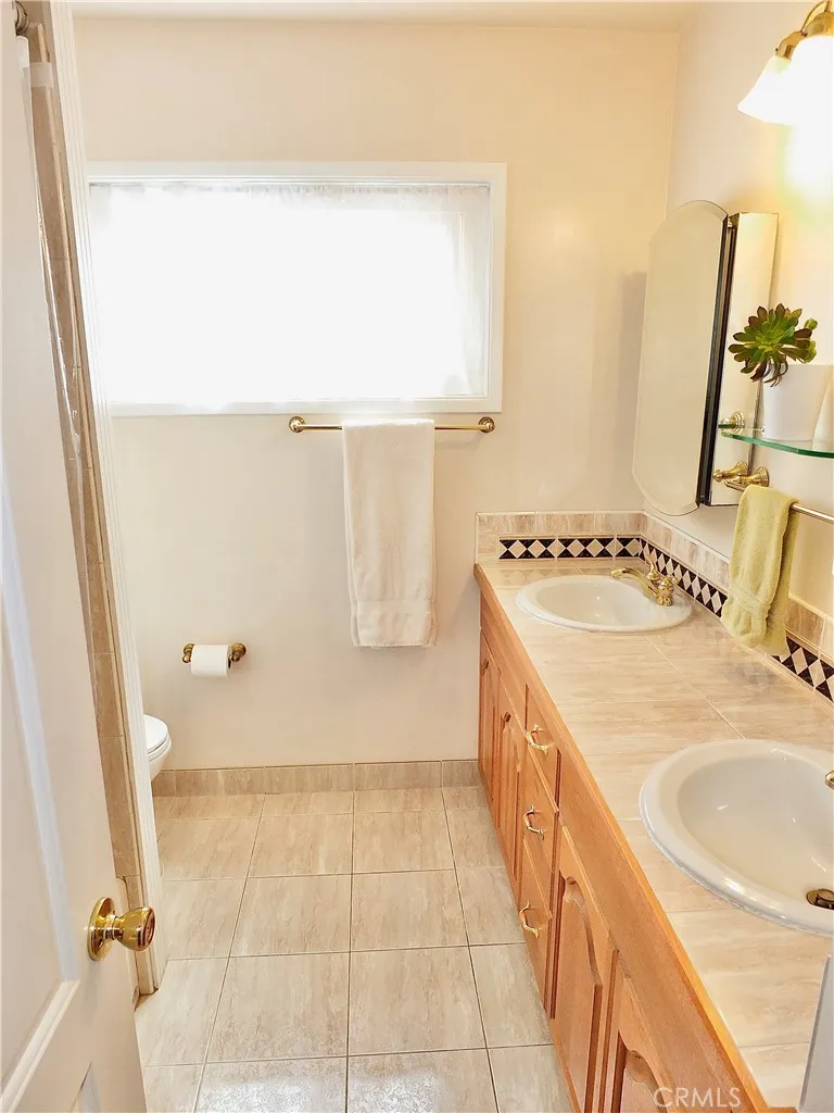 Additional image 62 of 6317 E Eliot St, Long Beach, CA 90803