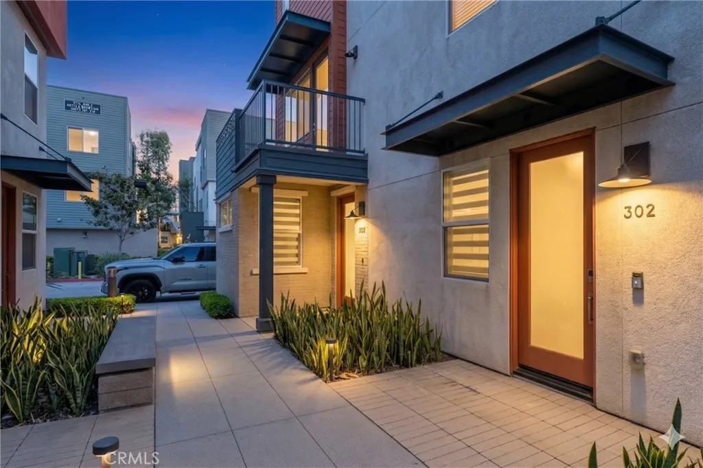 Additional image 2 of 9914 Artesia Unit 302, Bellflower, CA 90706