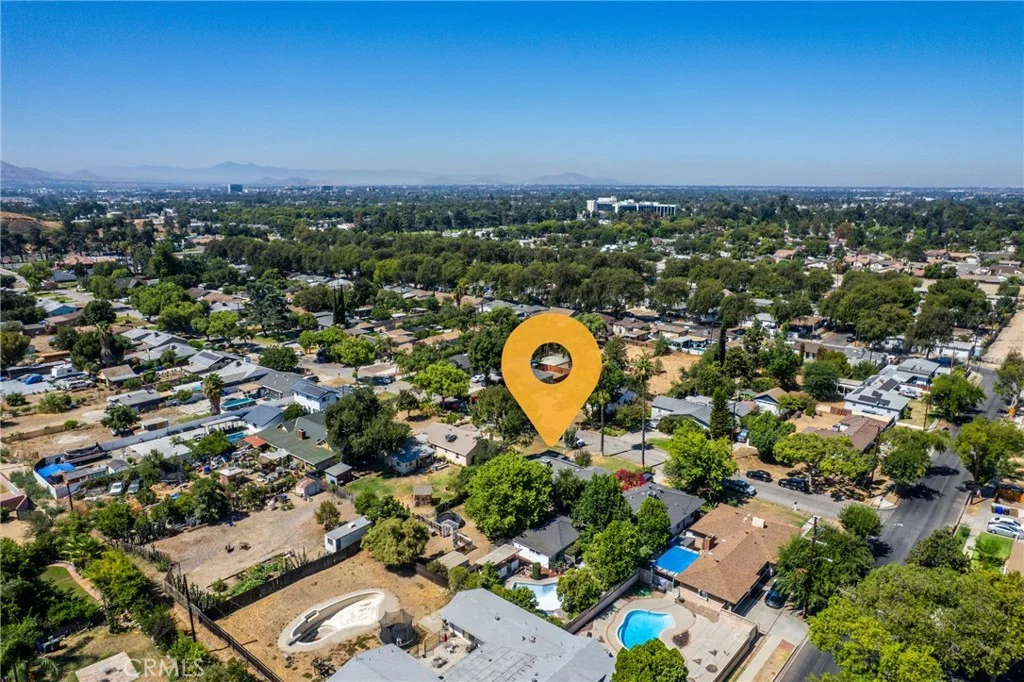 2675 Lawrence Avenue, San Bernardino, CA 92404