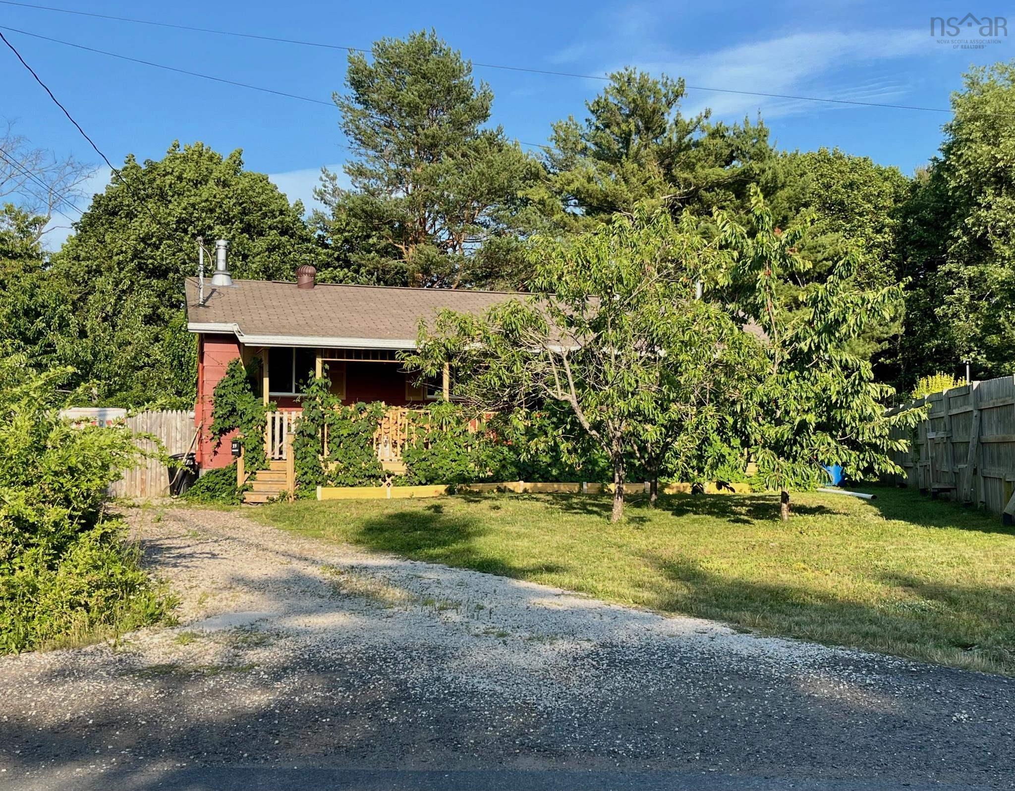 Photo 1 of 34 — 35 Colonial Crescent, New Minas, NS B4N 4M6