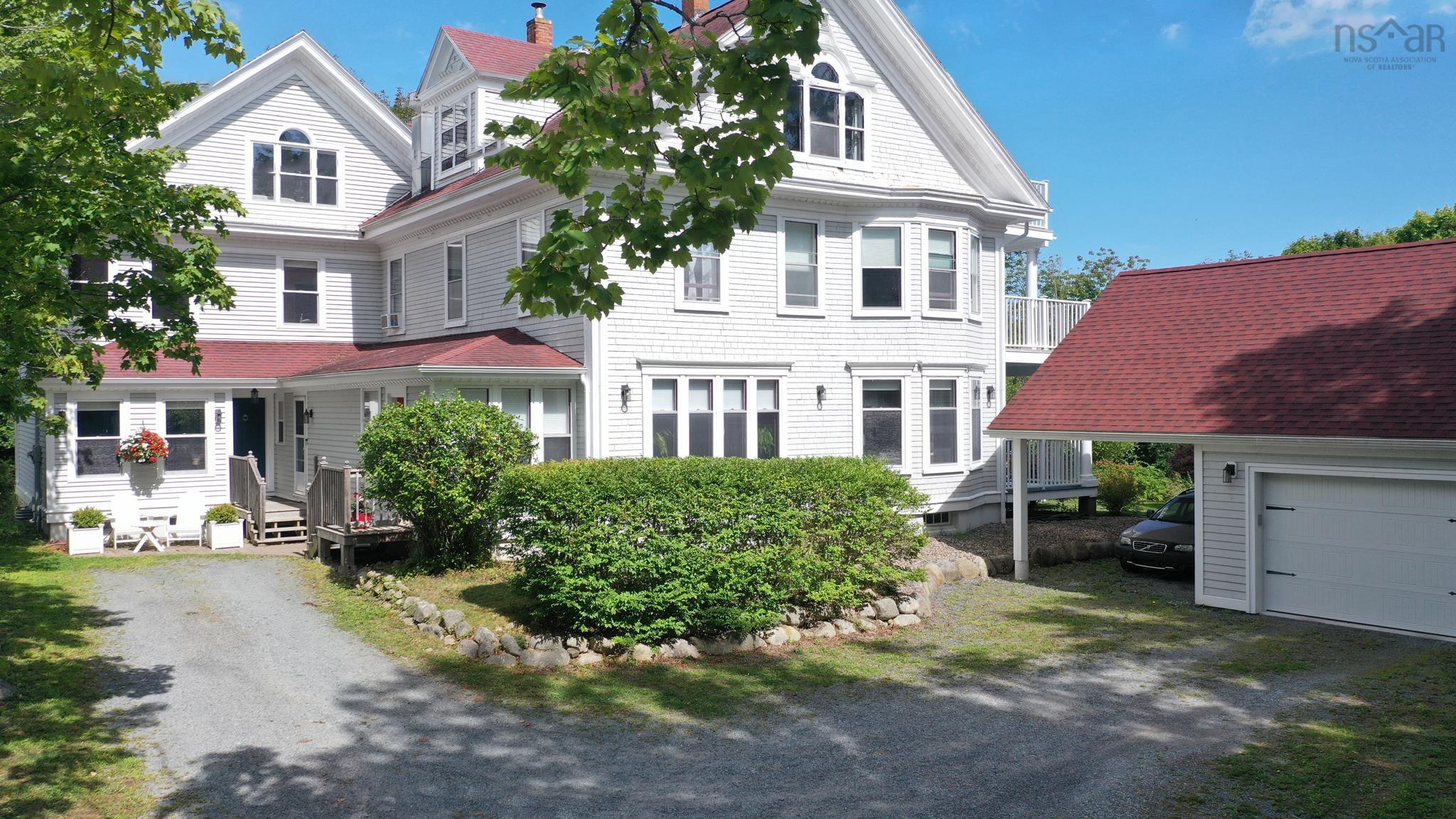Photo 1 of 50 — 216 Dufferin Street, Lunenburg, NS B0J 2C0