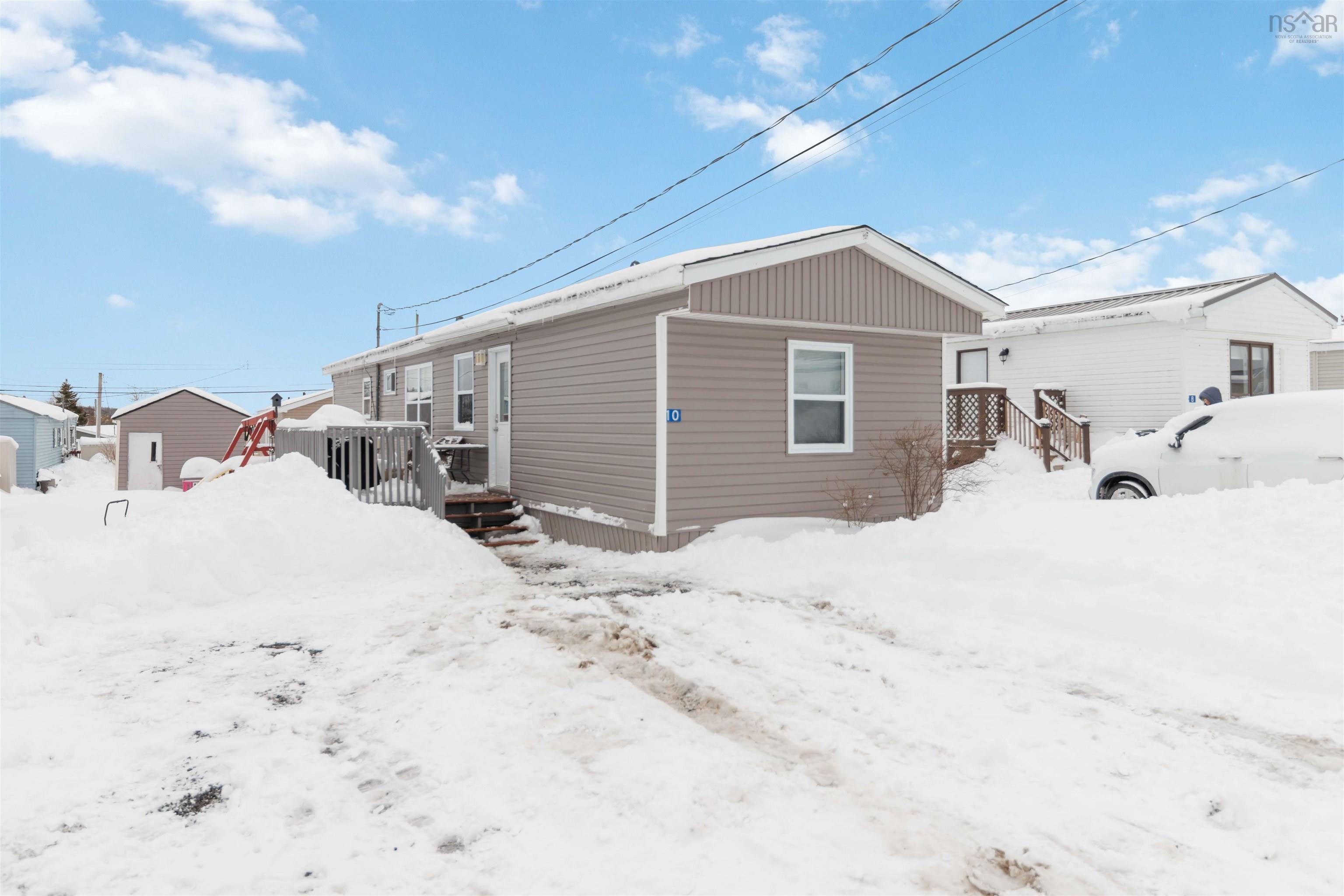 Photo 1 of 30 — 10 Michael Avenue, Mount Uniacke, NS B0N 1Z0