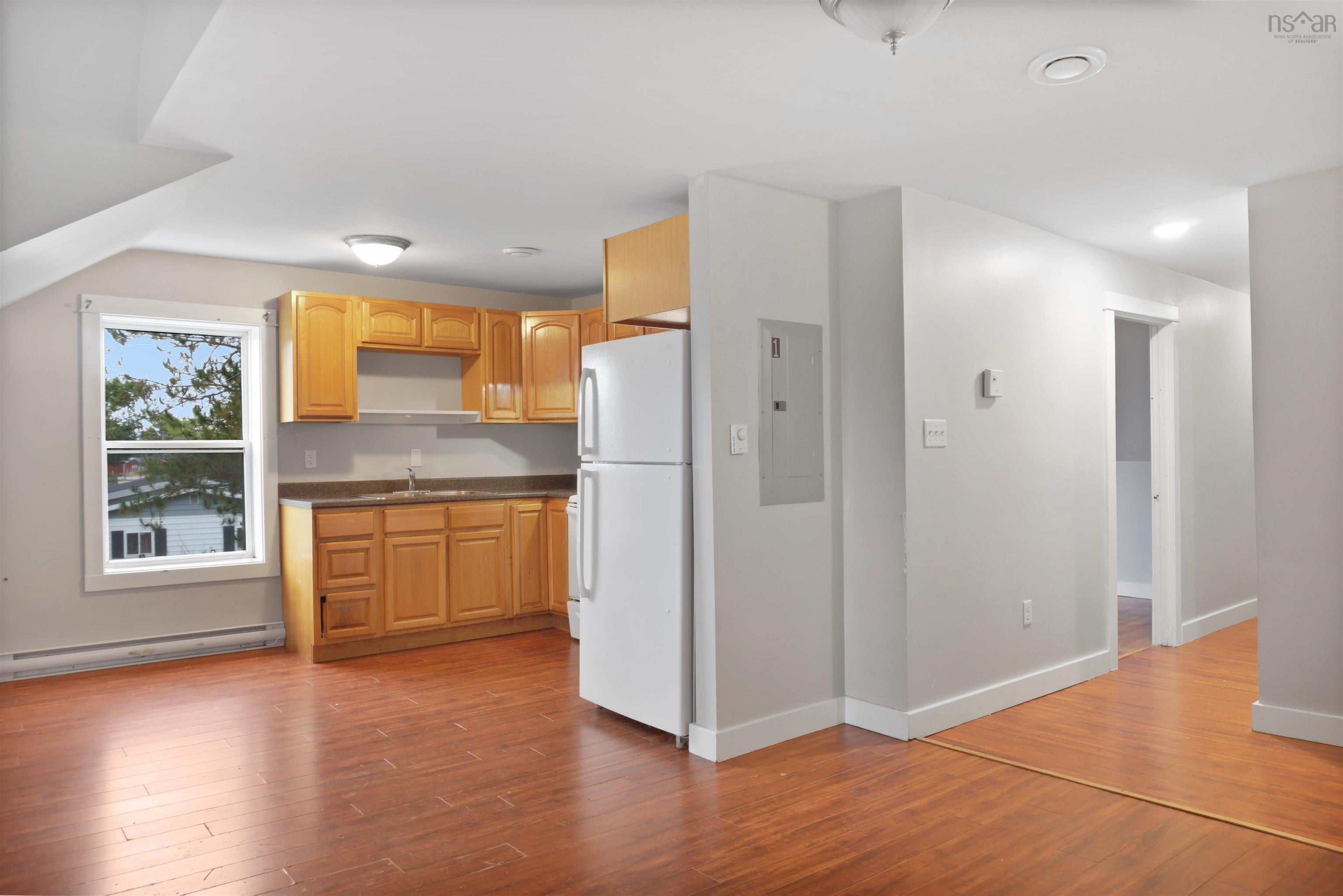600 Main Street - Photo 3