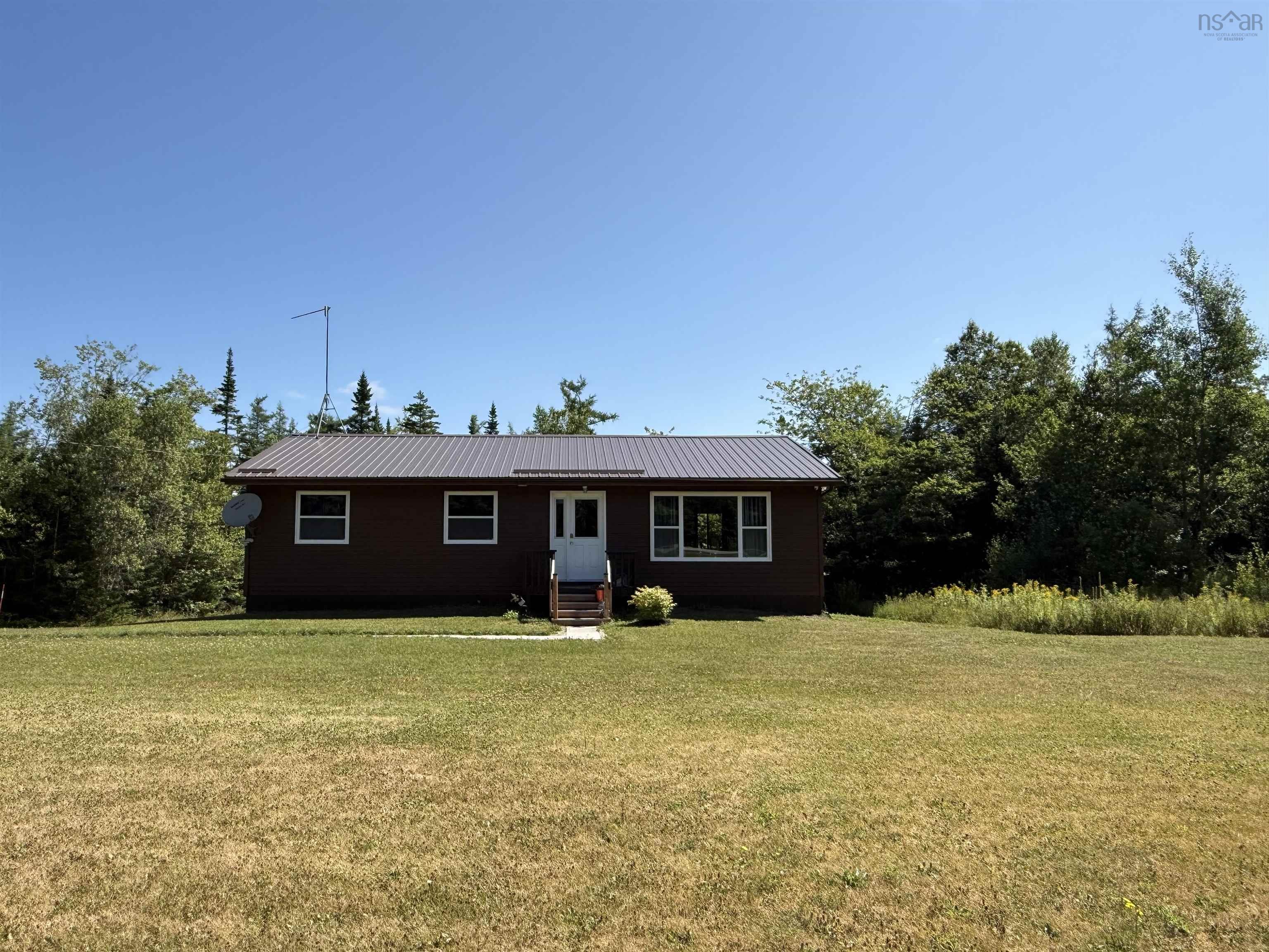 Photo 1 of 16 — 6536 Highway 224, Pleasant Valley, NS B0N 2M0