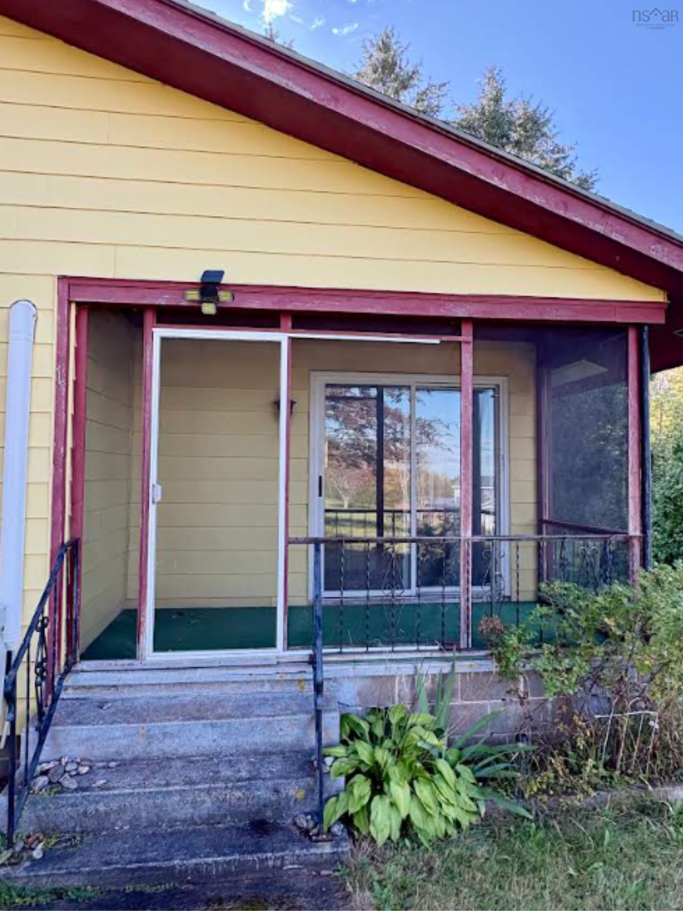 429 Victoria Road - Photo 3