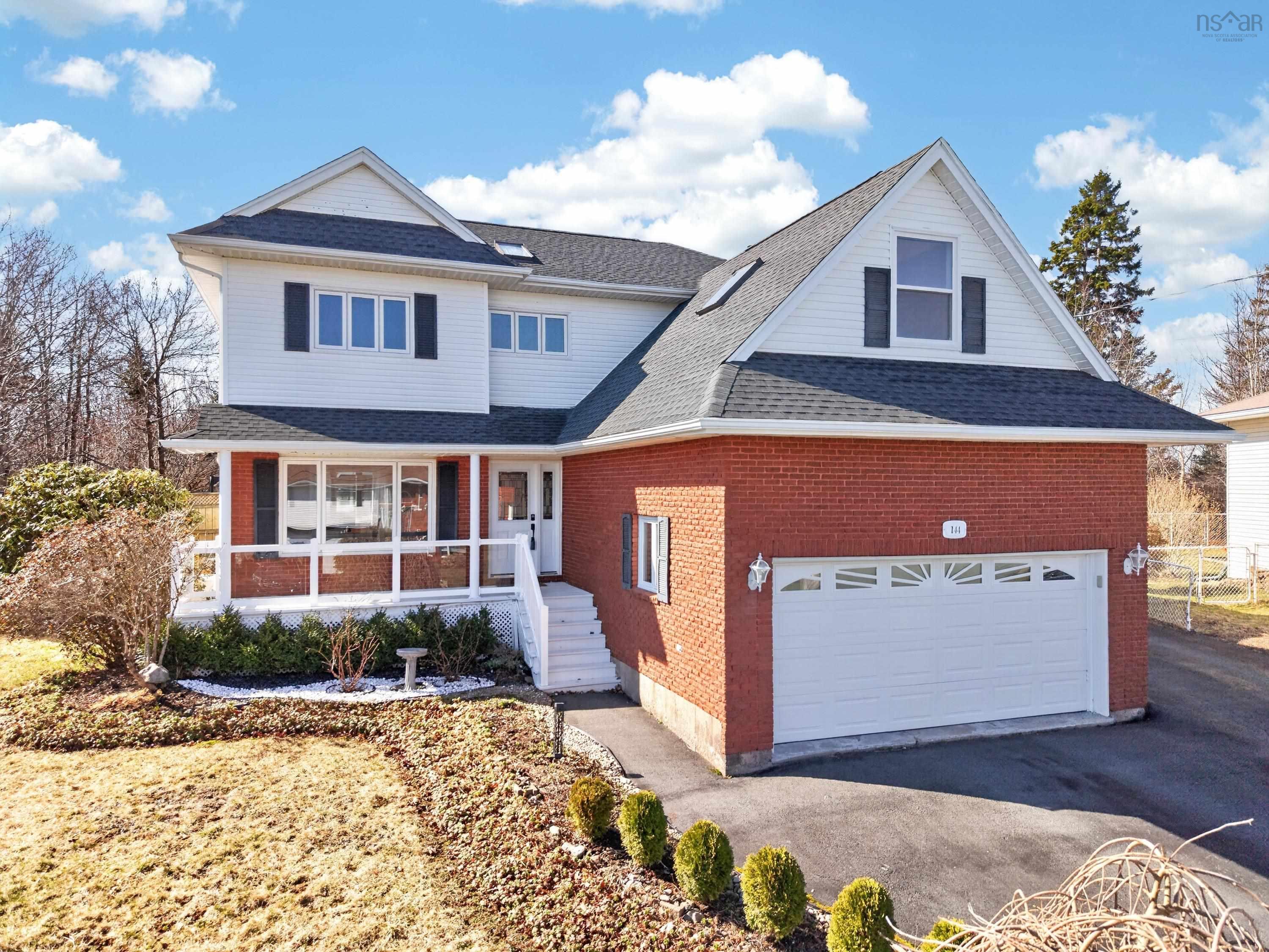 Photo 1 of 50 — 144 Pinewood Crescent, Dartmouth, NS B2V 2P9