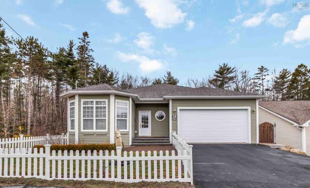 38 Roundhouse Drive