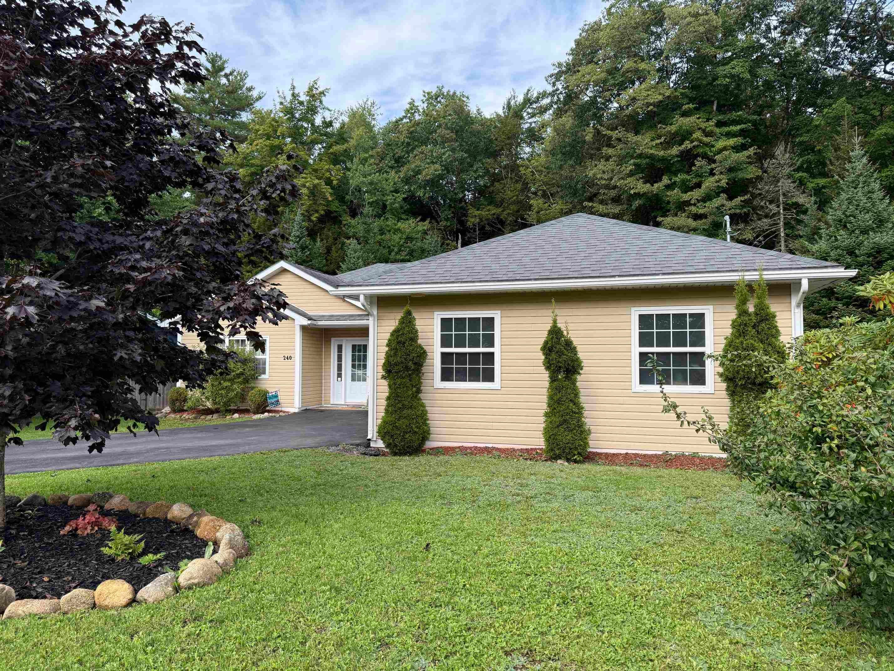 240 Winburn Avenue - Photo 3