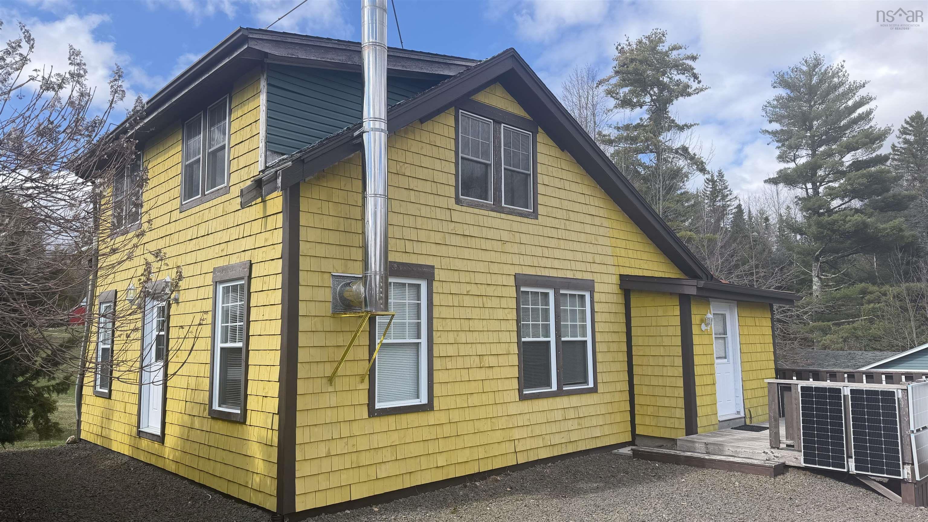Photo 1 of 21 — 1012 8 Highway, Maitland Bridge, NS B0T 1B0