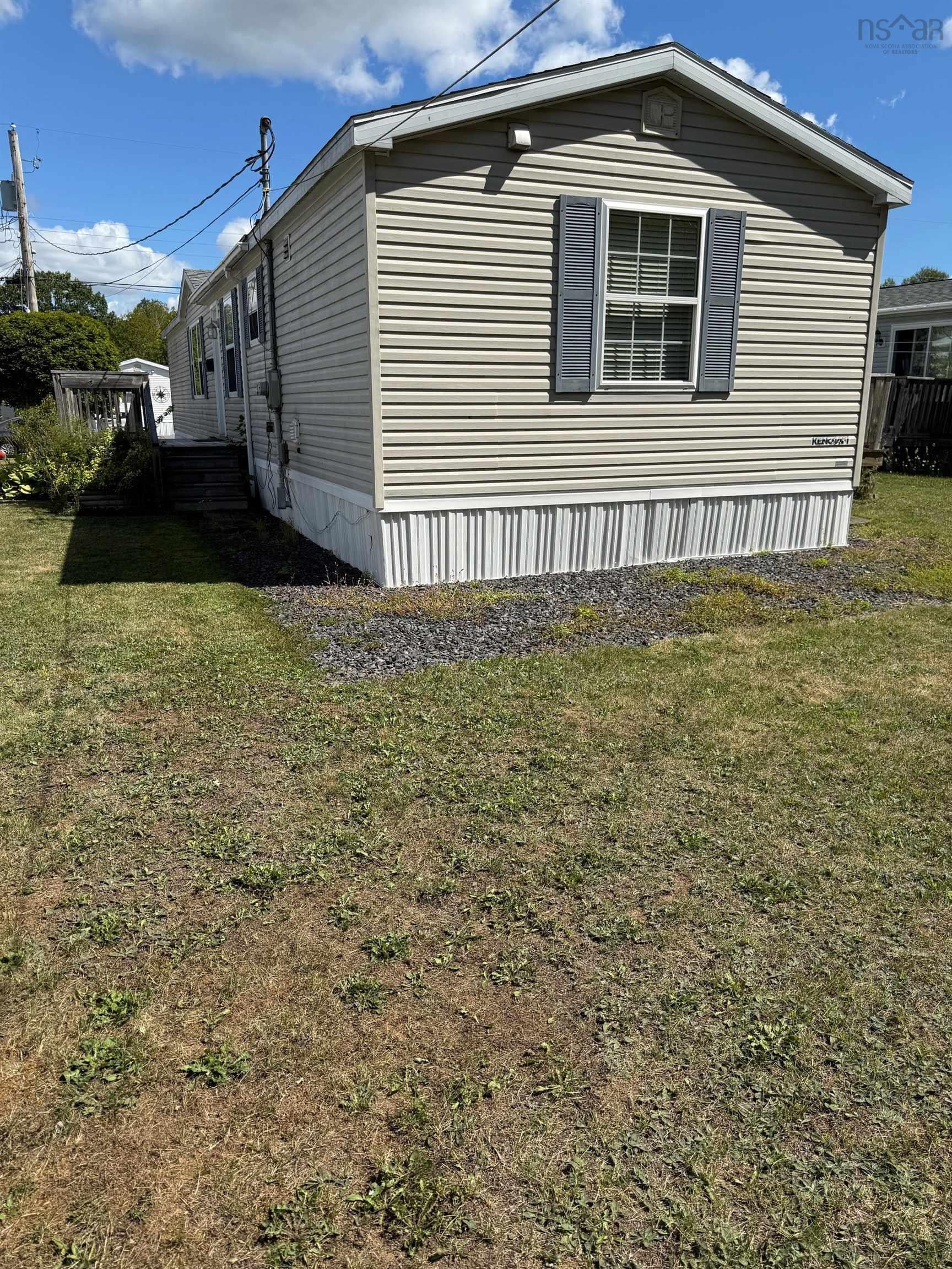 81 Thomson Drive - Photo 2