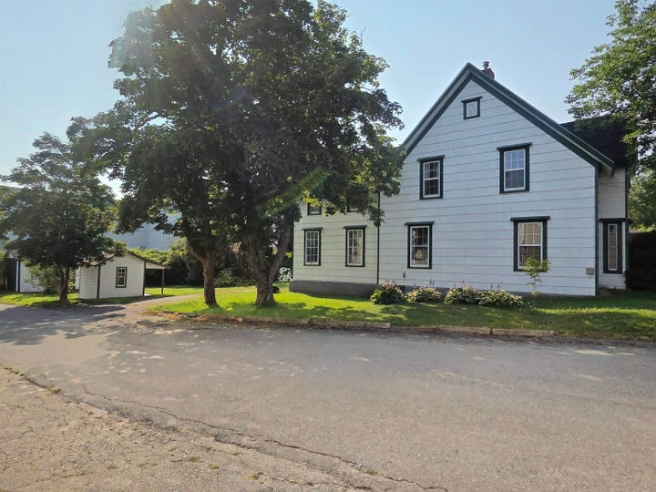 Photo 1 of 43 — 20 North Street, Lockeport, NS B0T 1L0