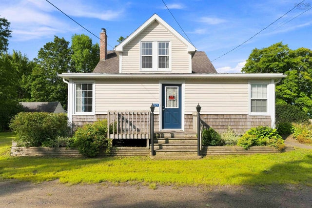 1121 Waterville Mountain Road