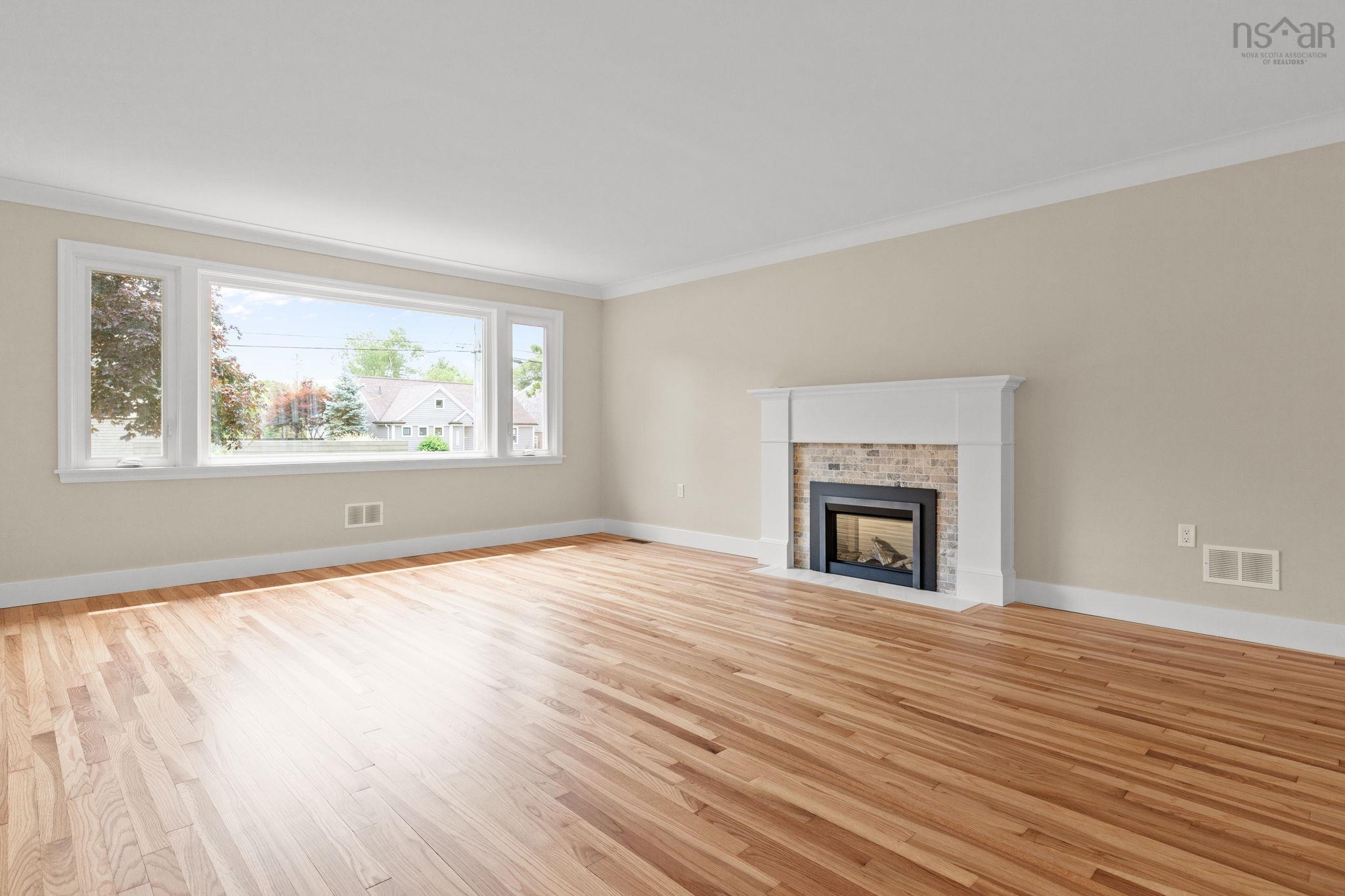 6165 Inglis Street