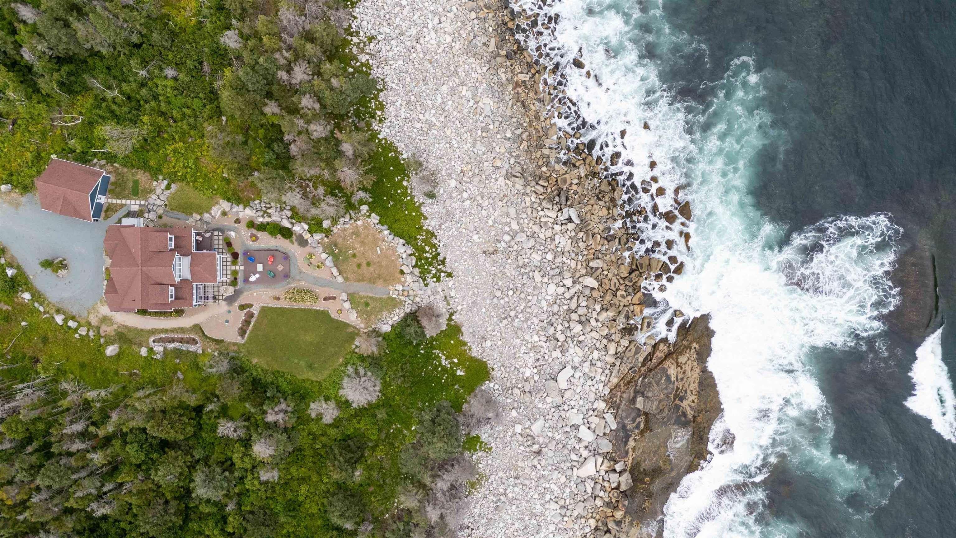 170 Edgewater Drive - Photo 4