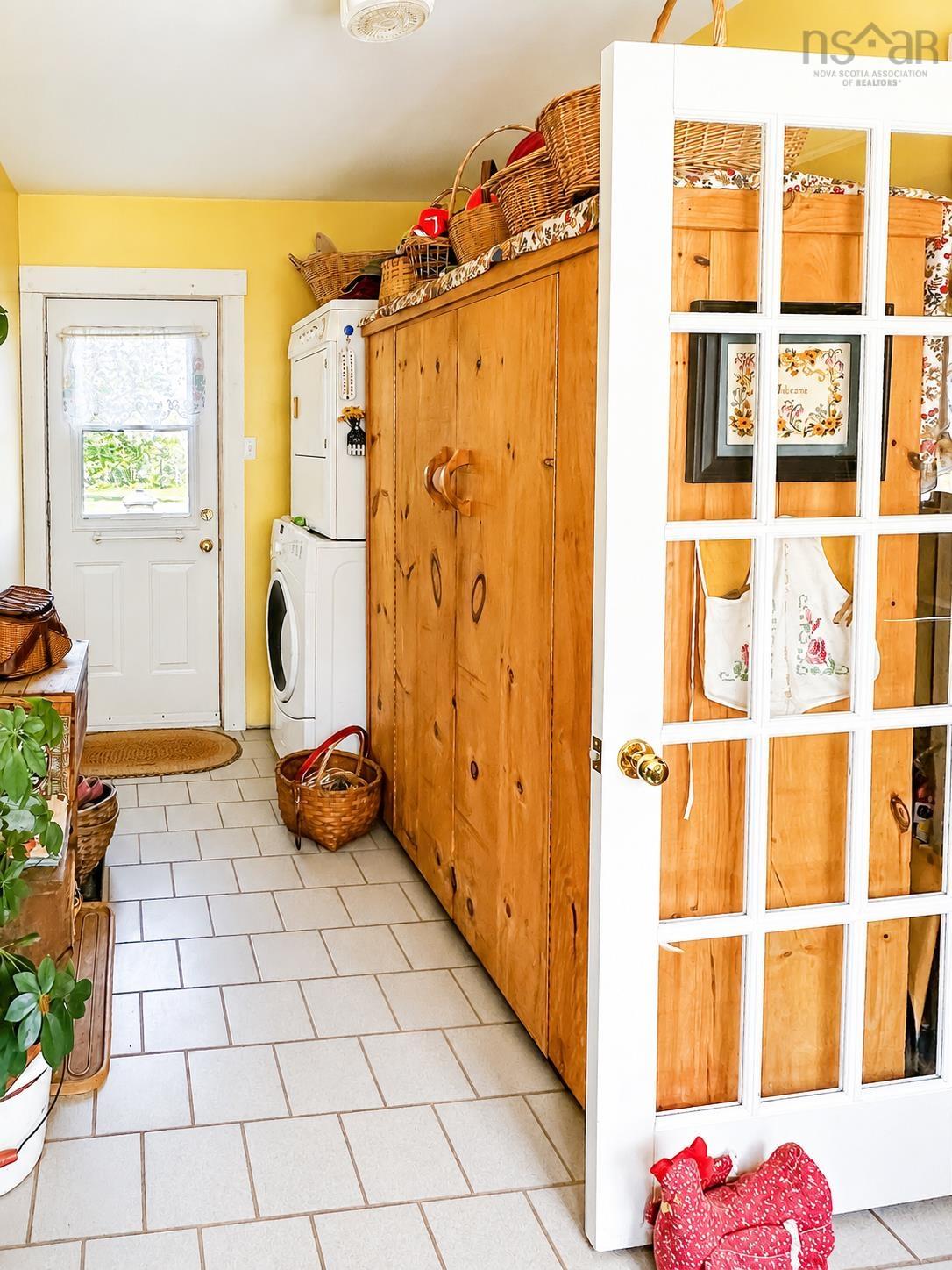 1709 Crisp Road - Photo 3