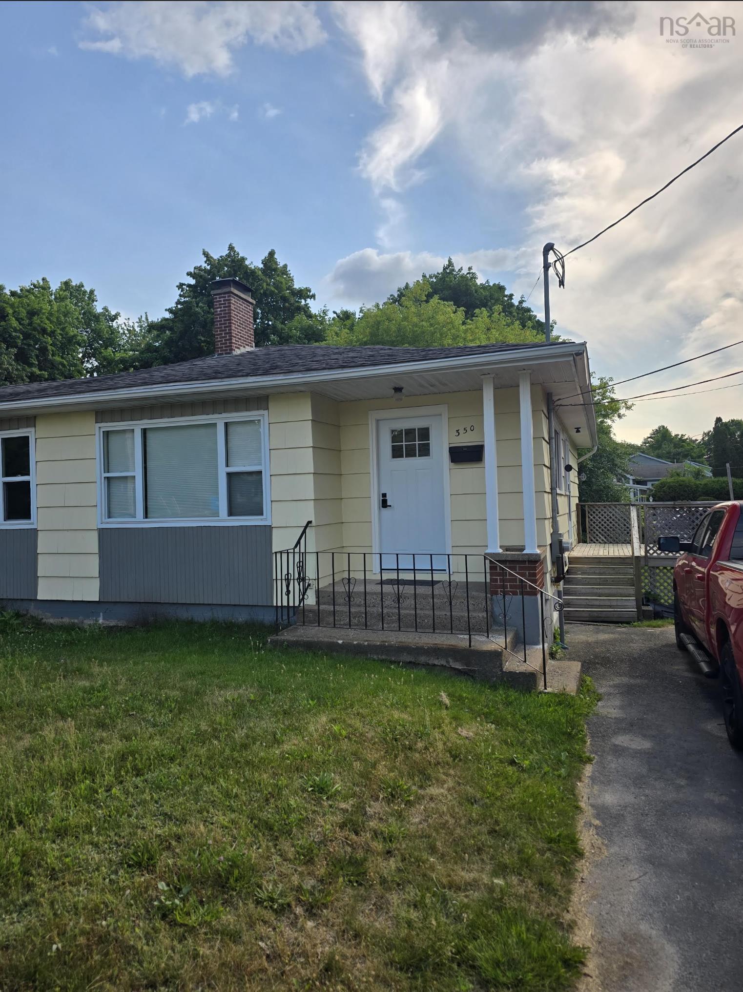 Photo 1 of 34 — 350 Bridge Street, Kentville, NS B4N 2G5
