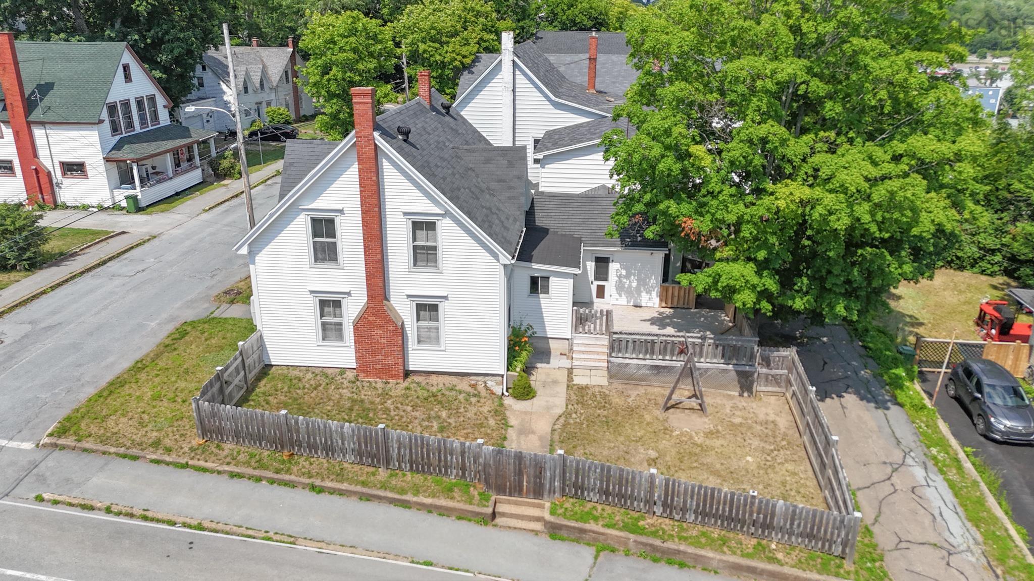 55 Phoenix Street - Photo 2