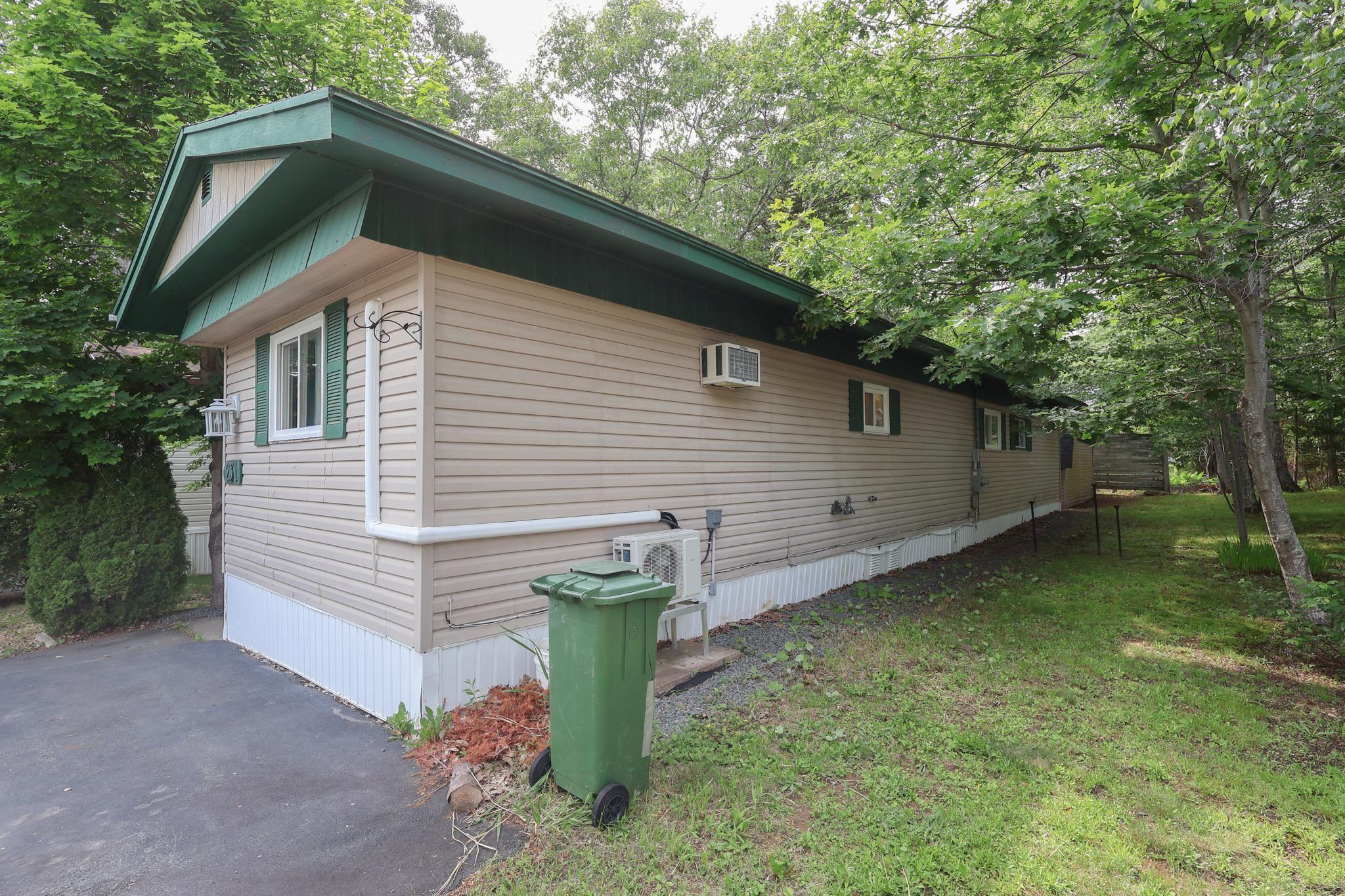 231 Seasons Drive - Photo 2