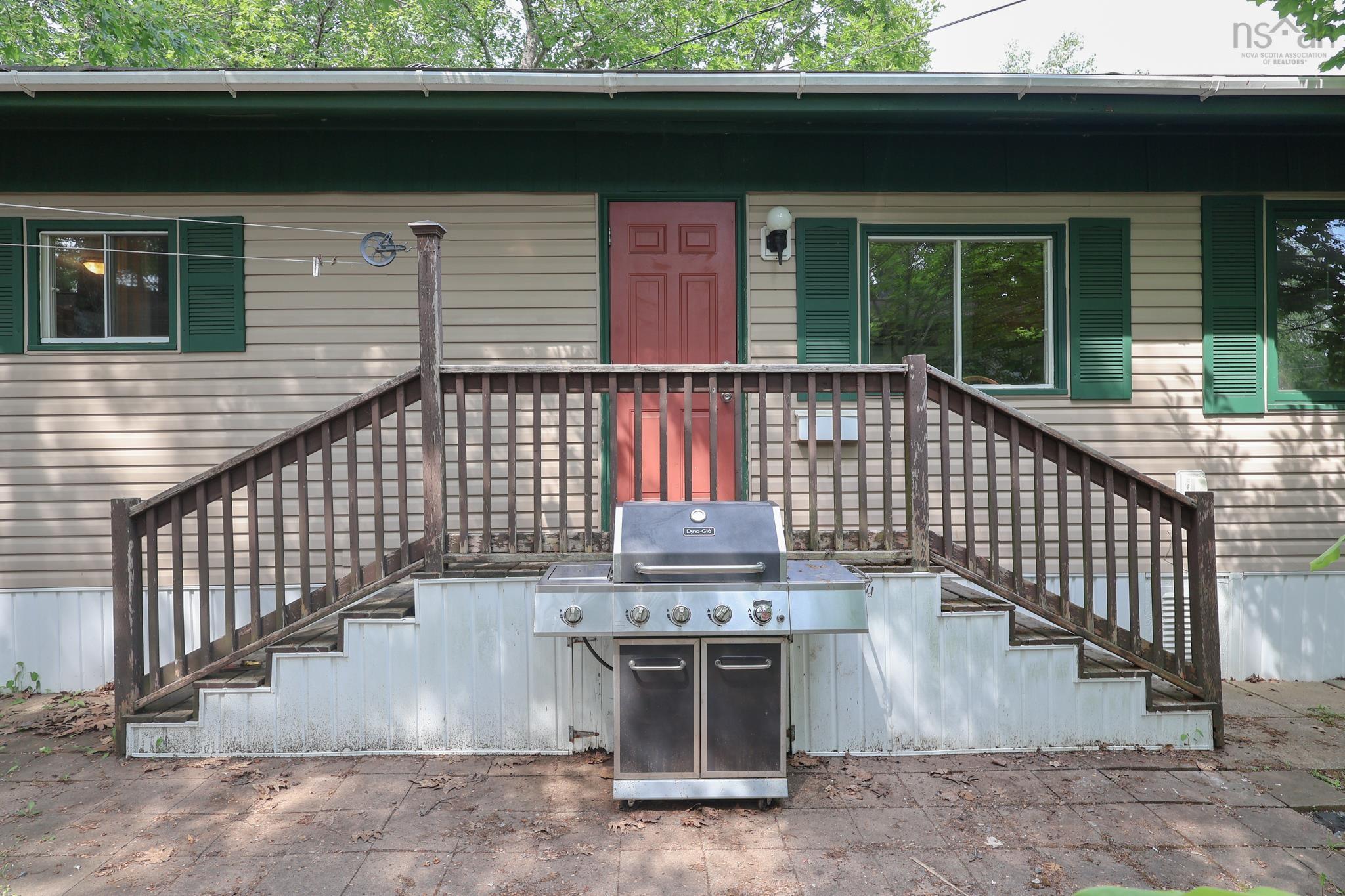 231 Seasons Drive - Photo 3