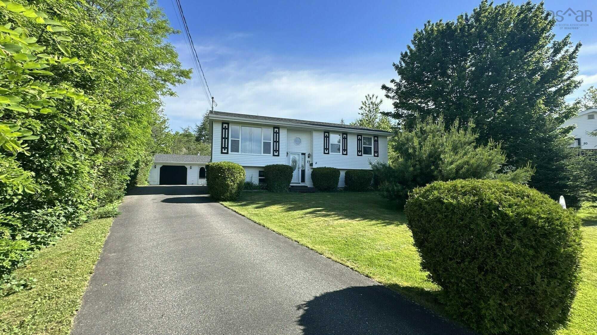 Photo 1 of 20 — 17 Menlow Court, North River, NS B6L 6L9