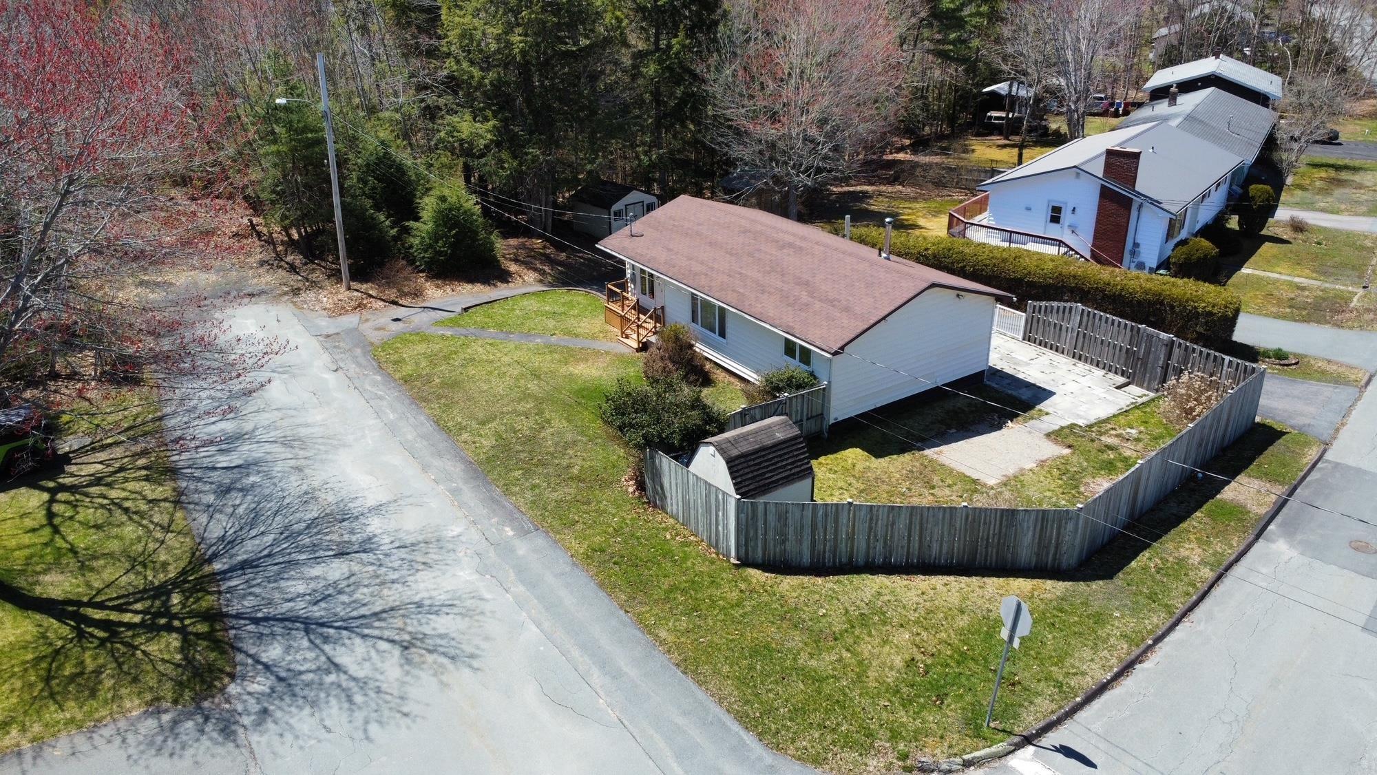 293 Kydd Street - Photo 2