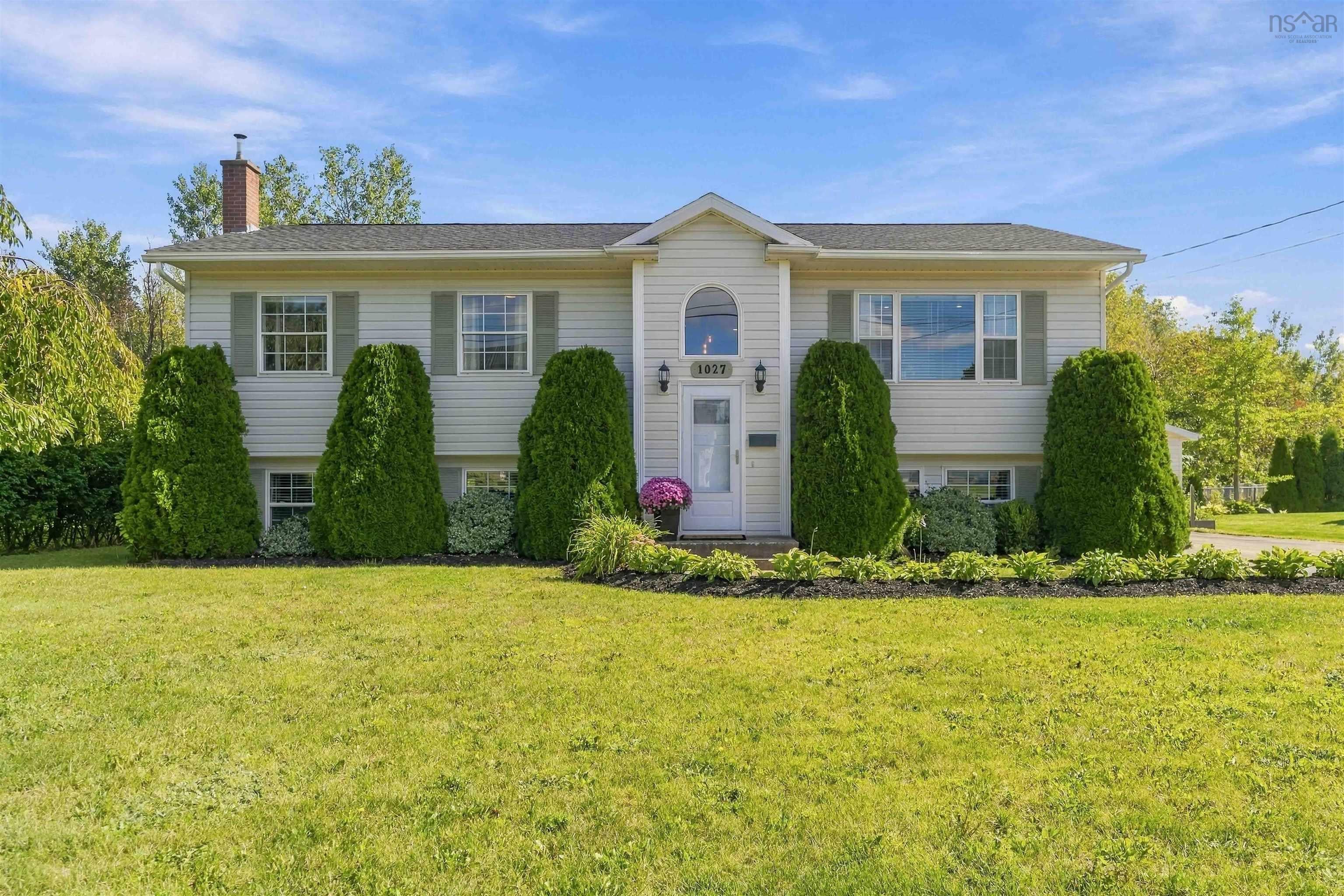1027 Club Crescent - Photo 4