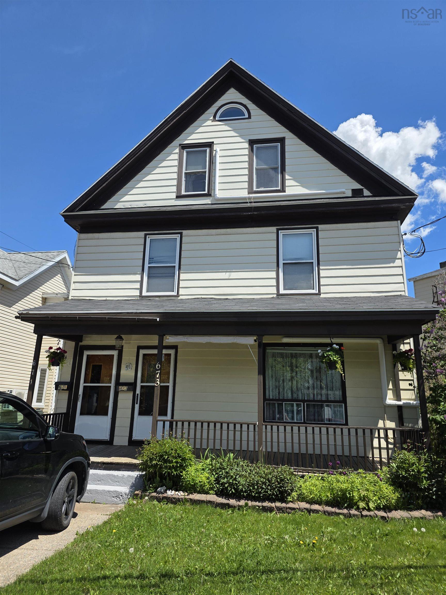 Photo 1 of 37 — 673 George St Street, Sydney, NS B1P 1L2