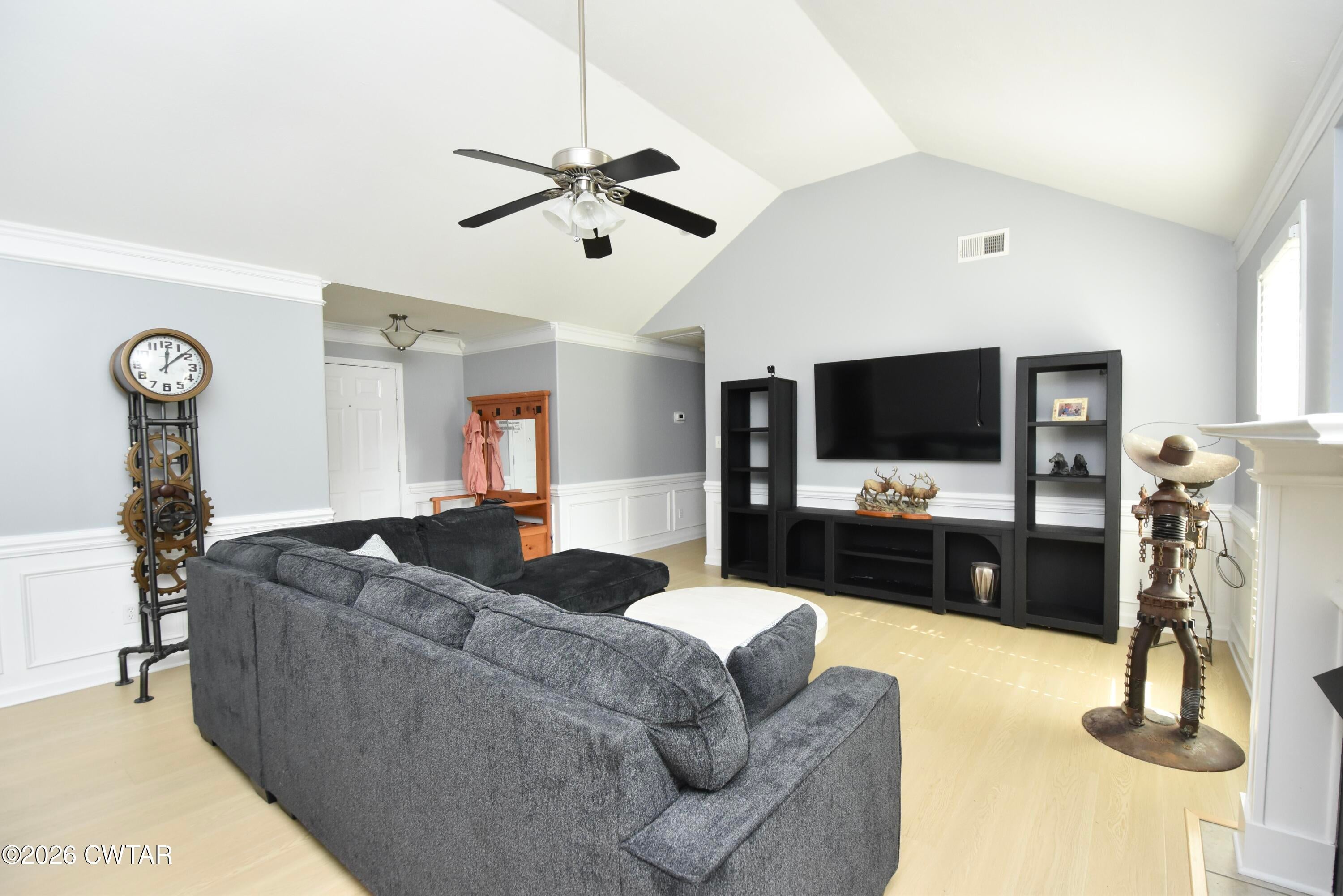 114 Roxbury Drive